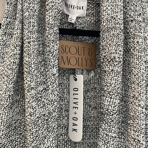 Olive + Oak Sweater / Shawl Black / Cream